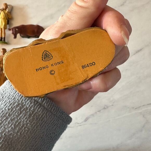 Vintage Nativity Set Joseph Mary Jesus Wise Men shepherd plastic Hong Kong 864 - Picture 2 of 10